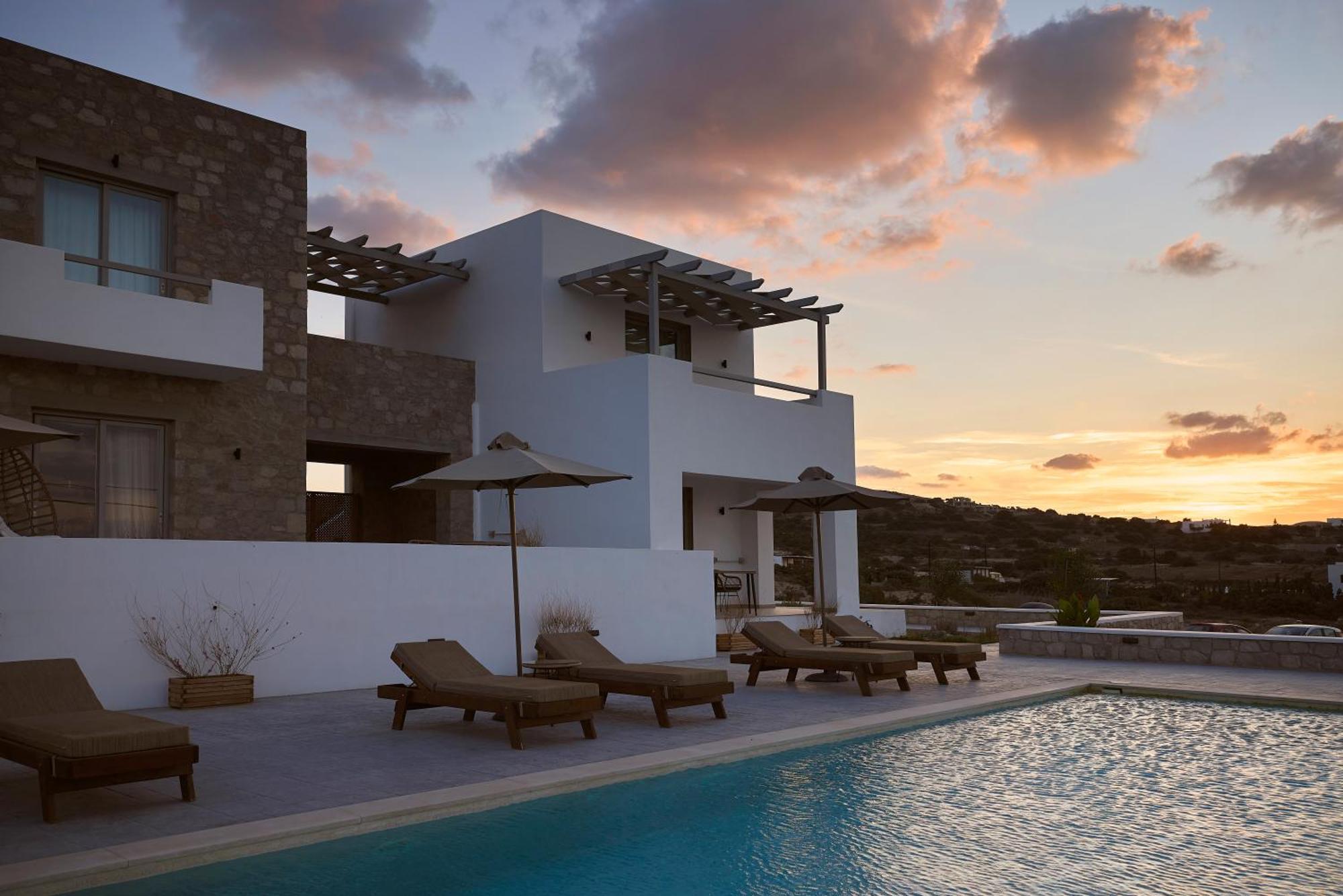Kedros Milos Suites Adamantas  ภายนอก รูปภาพ