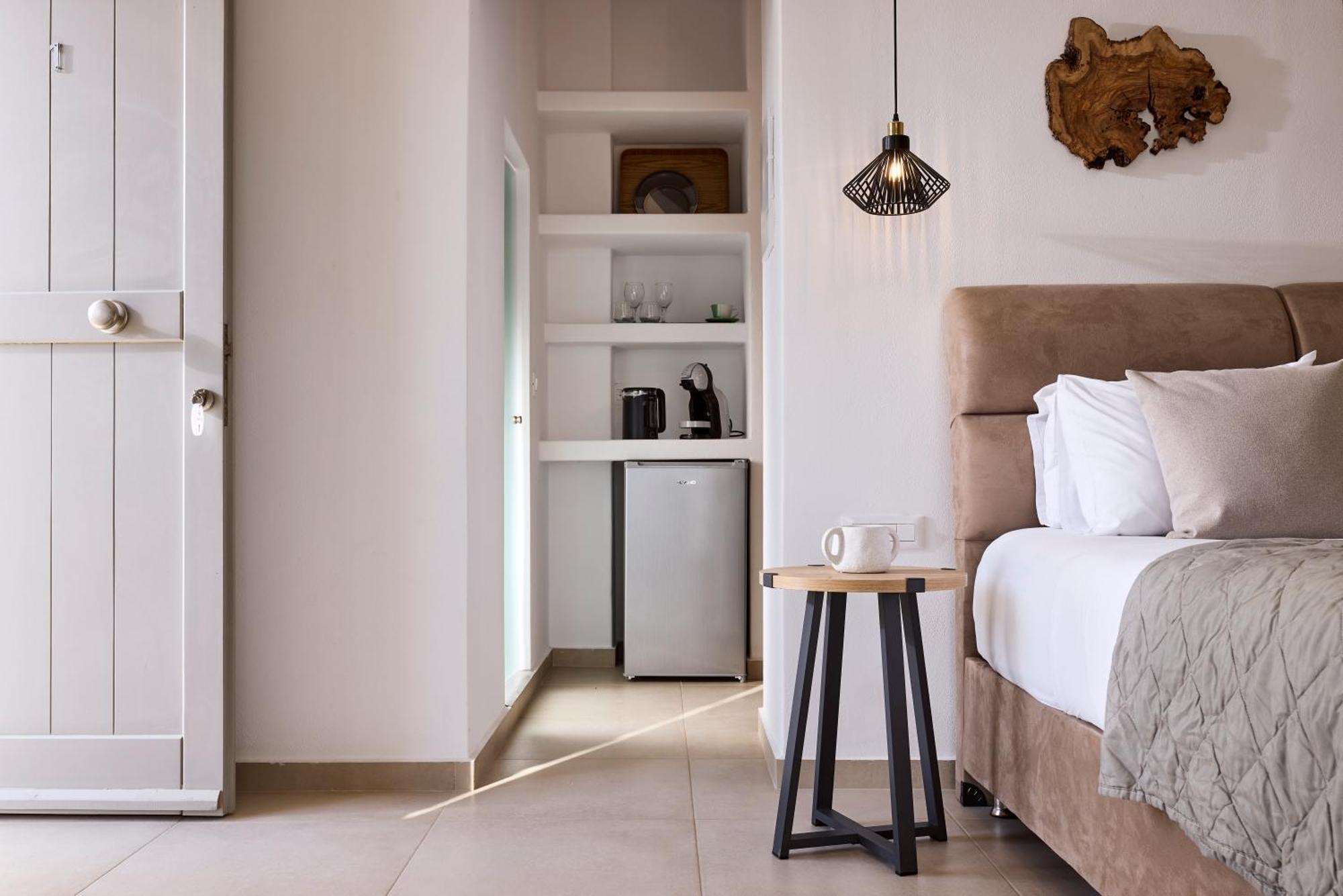 Kedros Milos Suites Adamantas  ภายนอก รูปภาพ